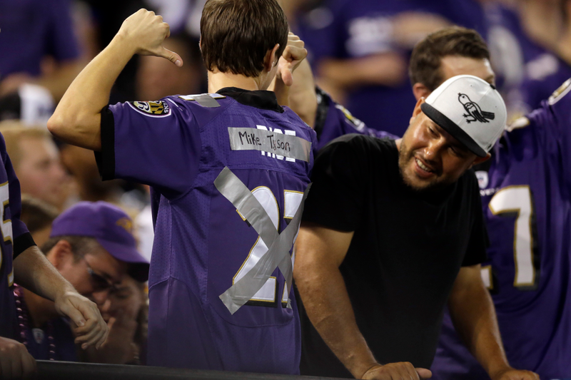 Illustration for article titled Ravens Fans Stand Up For Ray Rice